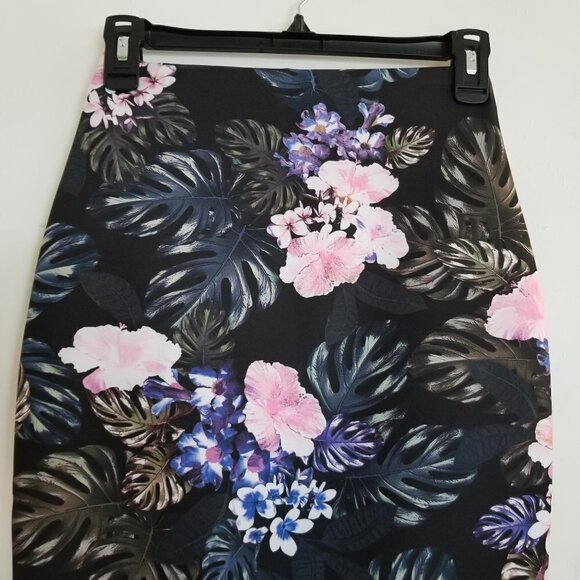 The Fifth Label Remix Crop Top and Skirt 2 Pieces - Picture 11 of 15